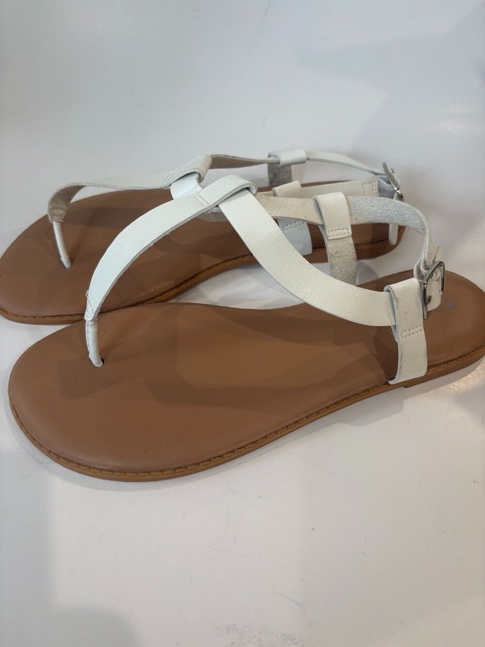 Torrid Womens Sandals Size 9 WW White T Strap Thong Flat Ankle Buckle Wide